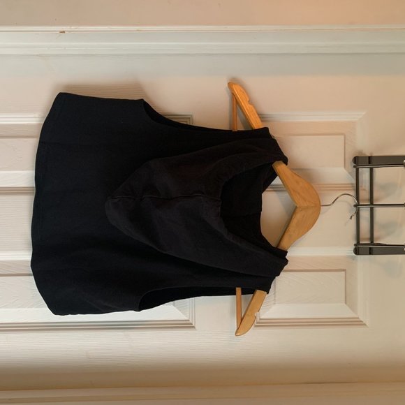 FREE with purchase 🤩Saski black hooded crop top - S - Picture 4 of 4